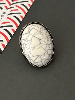 Large White Crackle Oval Statement Ring/ size 7.5
